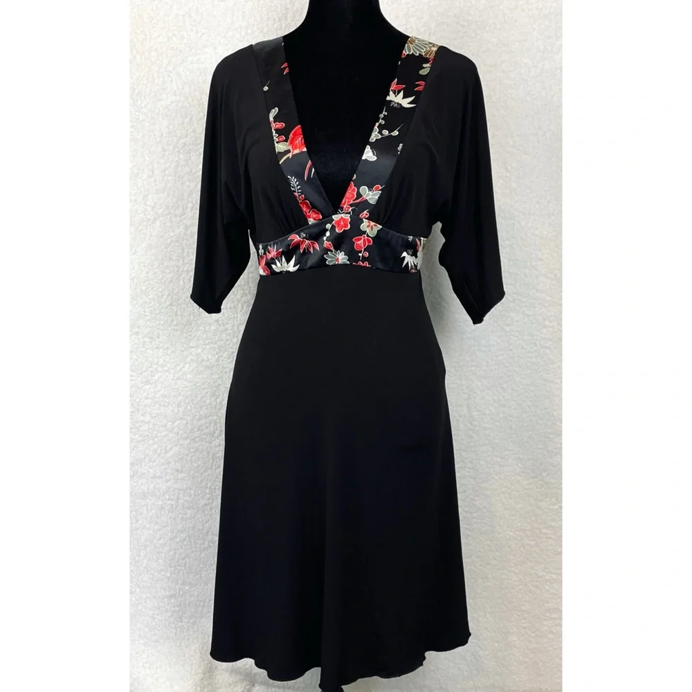 LOVE TEASE • Black Floral Trim V-Neck Mini Dress, M - Picture 4 of 14